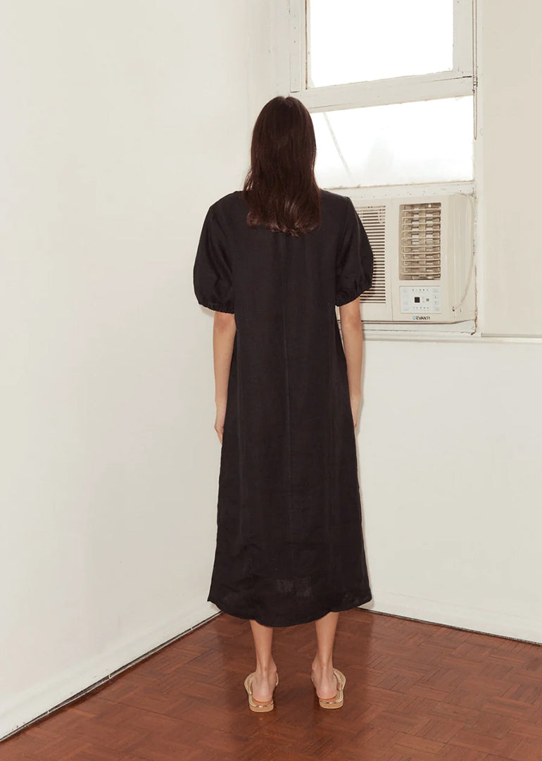Deiji Studios - The Curved Seam Midi Dress in Black