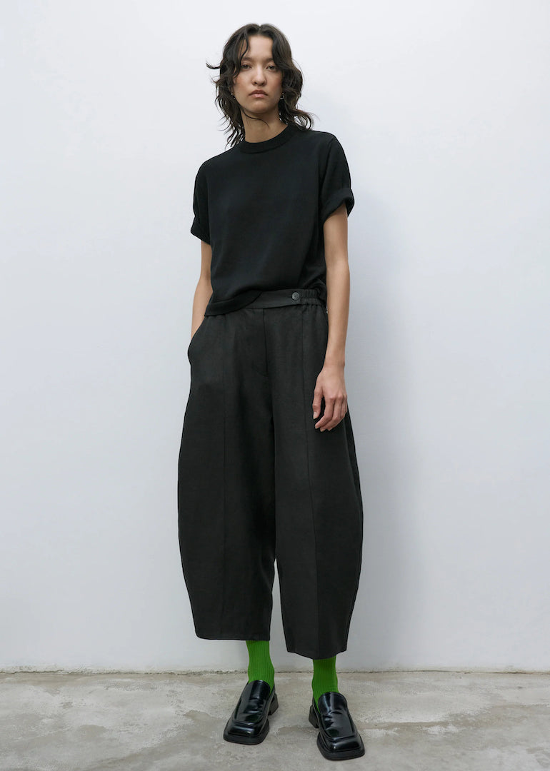 Cordera - Linen Curved Pants in Black
